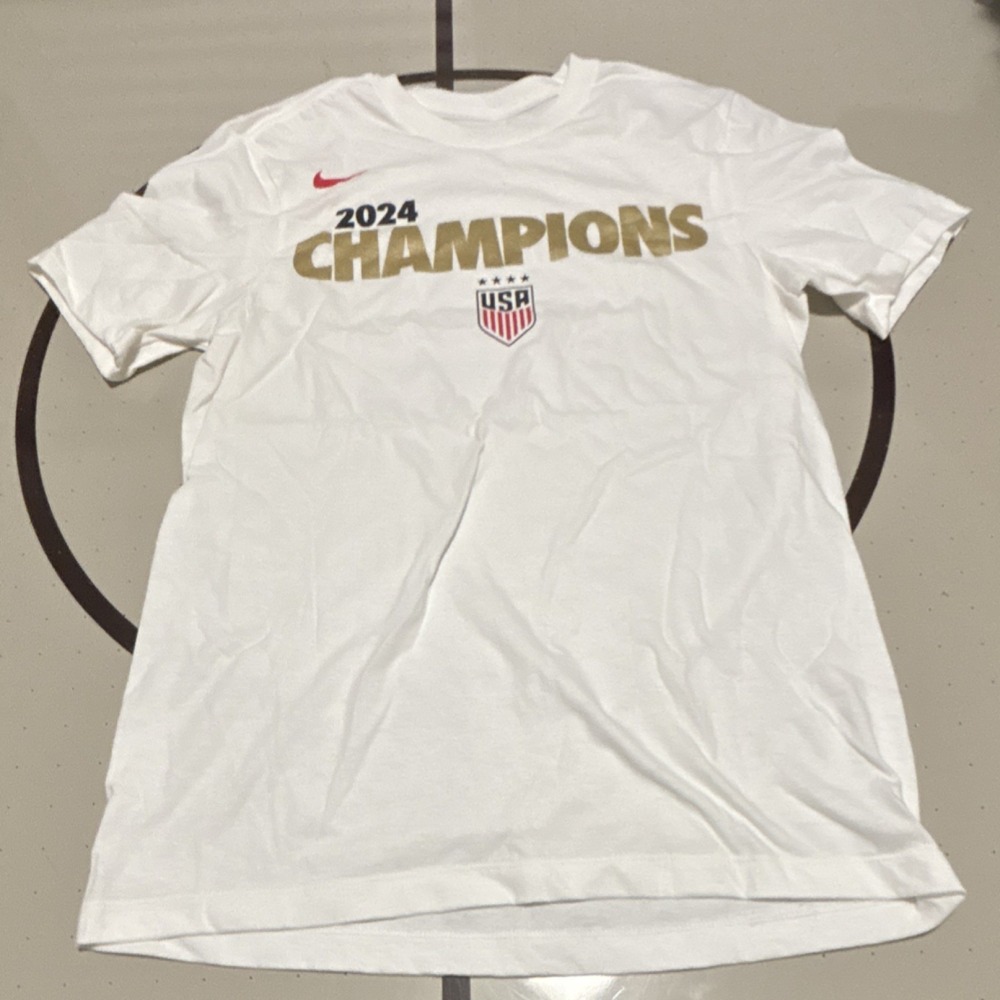 Nike USA Soccer 2024 Champions Crest T-Shirt White Men's Size S